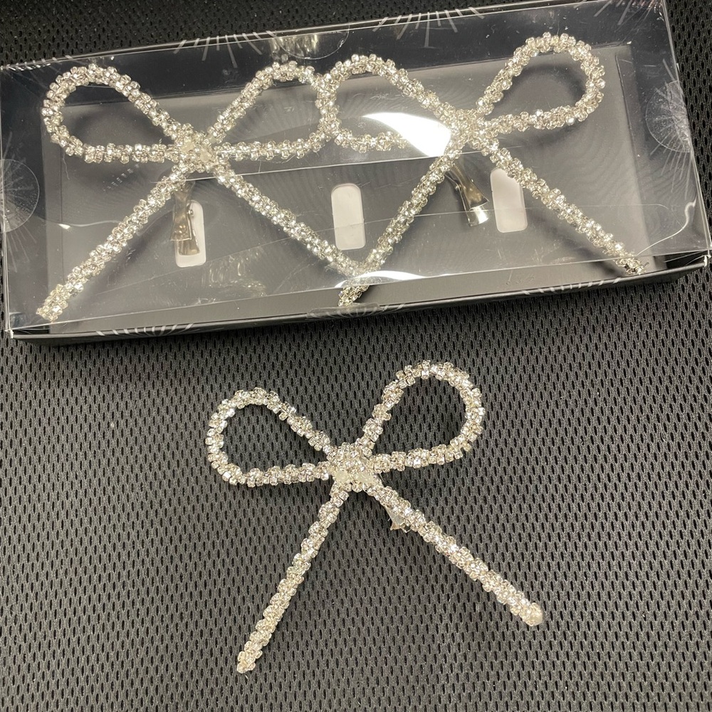 Elegant Silver Bow tree Clips